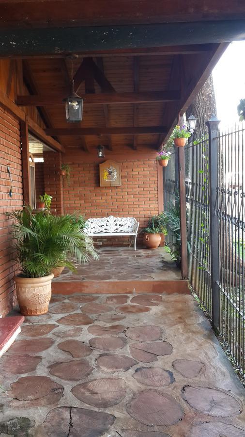 プエルト・イグアス Folks Iguazu - Casa De Huespedes Bed & Breakfast エクステリア 写真