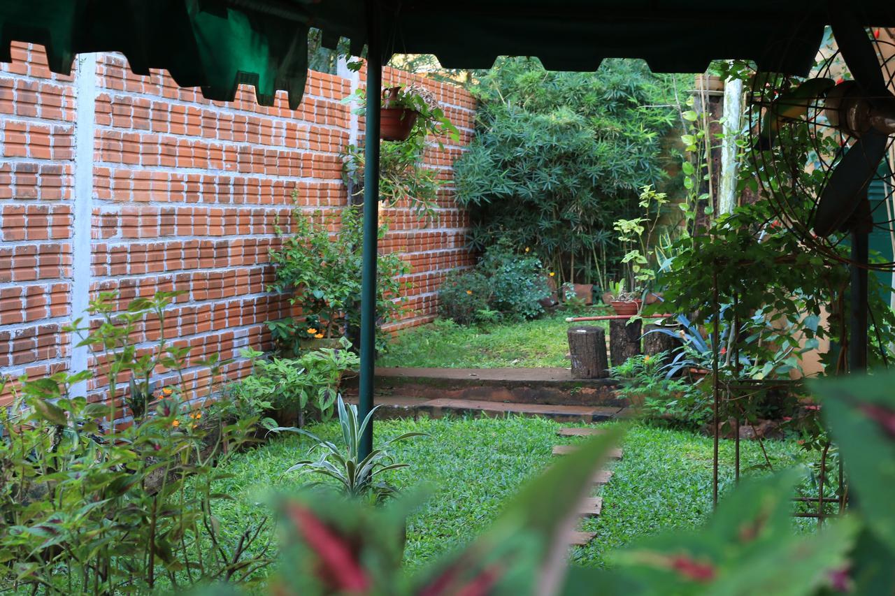 プエルト・イグアス Folks Iguazu - Casa De Huespedes Bed & Breakfast エクステリア 写真